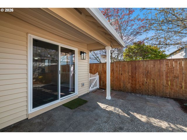 1295 Ne SETTING SUN Dr, Hillsboro, OR 97124