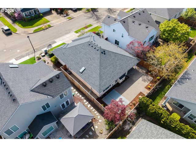 1295 Ne SETTING SUN Dr, Hillsboro, OR 97124