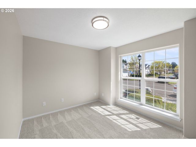 1295 Ne SETTING SUN Dr, Hillsboro, OR 97124