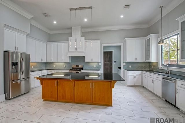 8635 Gail Dr, Baton Rouge, LA 70809