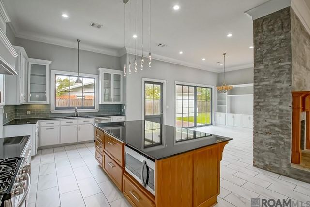 8635 Gail Dr, Baton Rouge, LA 70809