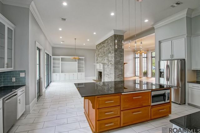 8635 Gail Dr, Baton Rouge, LA 70809