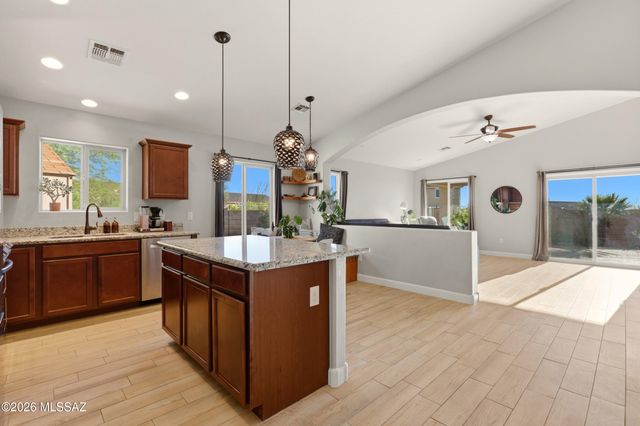 610 S Charles L Mckay Place, Vail, AZ 85641