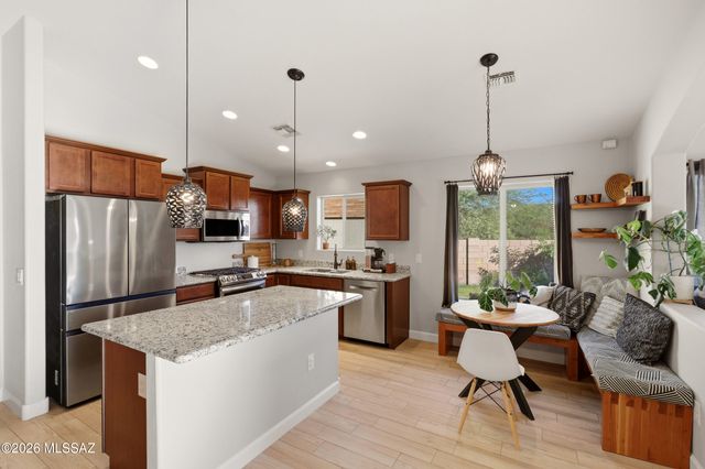 610 S Charles L Mckay Place, Vail, AZ 85641