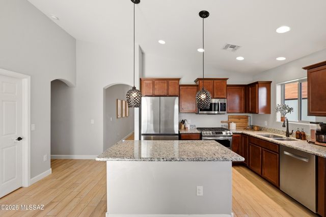 610 S Charles L Mckay Place, Vail, AZ 85641