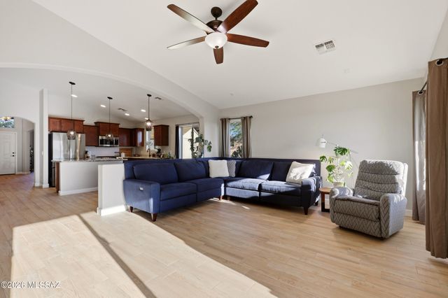 610 S Charles L Mckay Place, Vail, AZ 85641