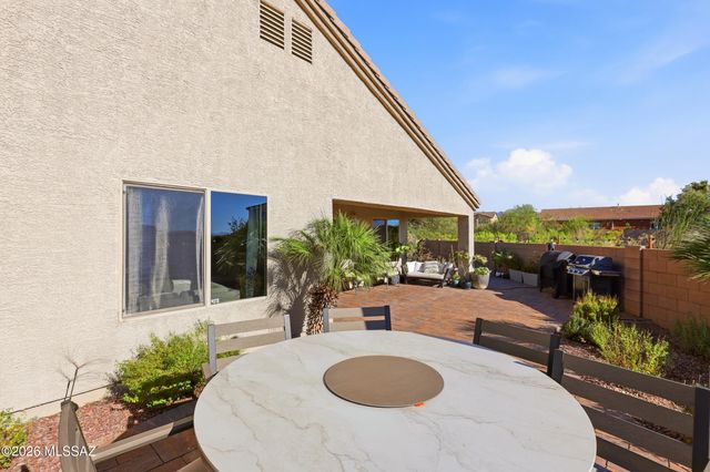 610 S Charles L Mckay Place, Vail, AZ 85641