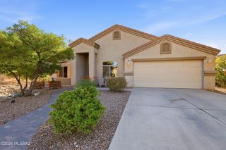 610 S Charles L Mckay Place, Vail, AZ 85641