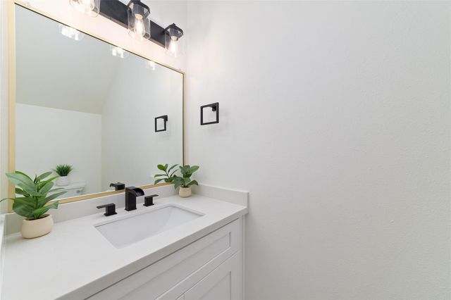 5811 Outer Banks Street, Houston, TX 77091