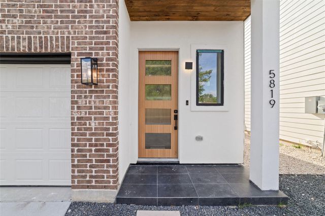 5811 Outer Banks Street, Houston, TX 77091