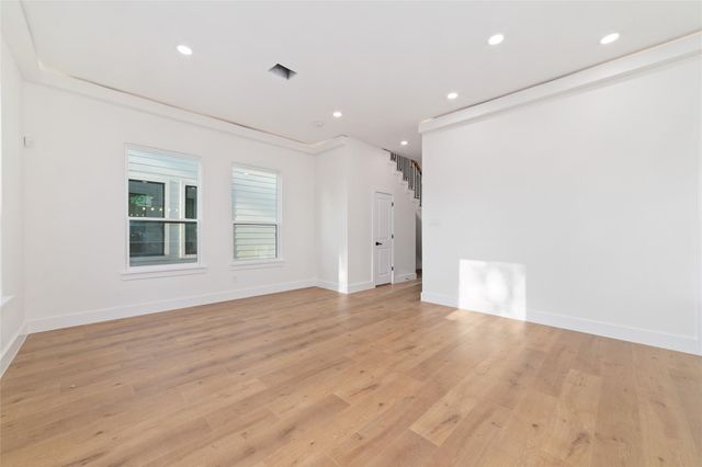 5811 Outer Banks Street, Houston, TX 77091