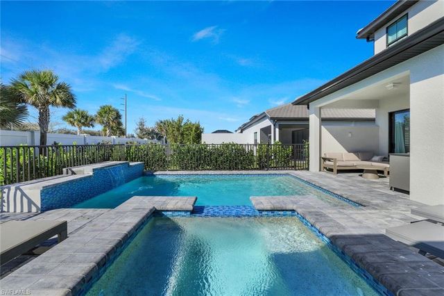 14716 Kingfisher LOOP, Naples, FL 34120