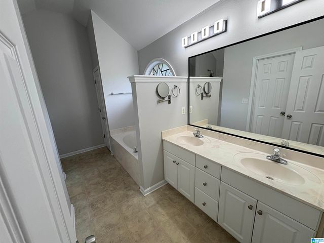 134 HORSESHOE CIRCLE, Alabaster, AL 35007
