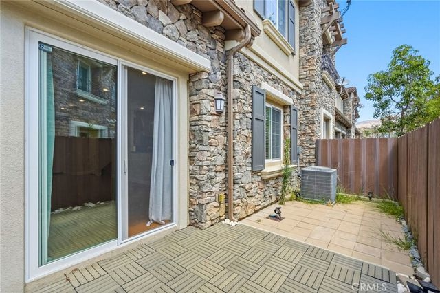 11528 Verona, Chatsworth, CA 91311