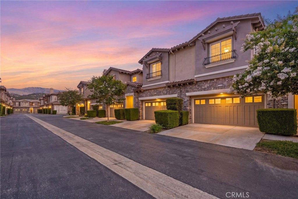 11528 Verona, Chatsworth, CA 91311