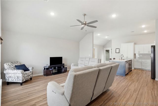 10914 S 274th East Avenue, Coweta, OK 74429