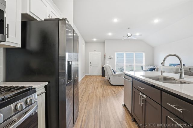 10914 S 274th East Avenue, Coweta, OK 74429