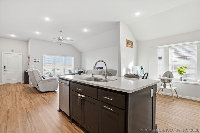 10914 S 274th East Avenue, Coweta, OK 74429