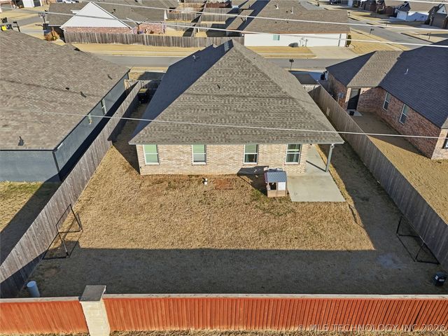 10914 S 274th East Avenue, Coweta, OK 74429