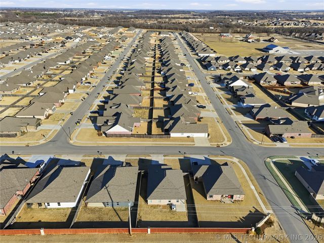 10914 S 274th East Avenue, Coweta, OK 74429