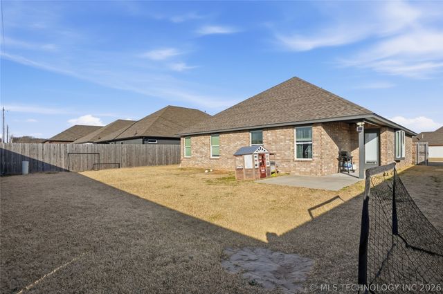 10914 S 274th East Avenue, Coweta, OK 74429