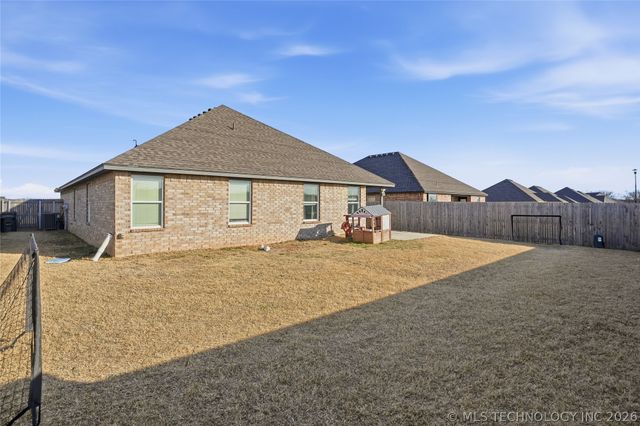 10914 S 274th East Avenue, Coweta, OK 74429