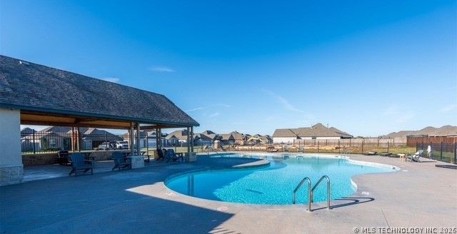 10914 S 274th East Avenue, Coweta, OK 74429