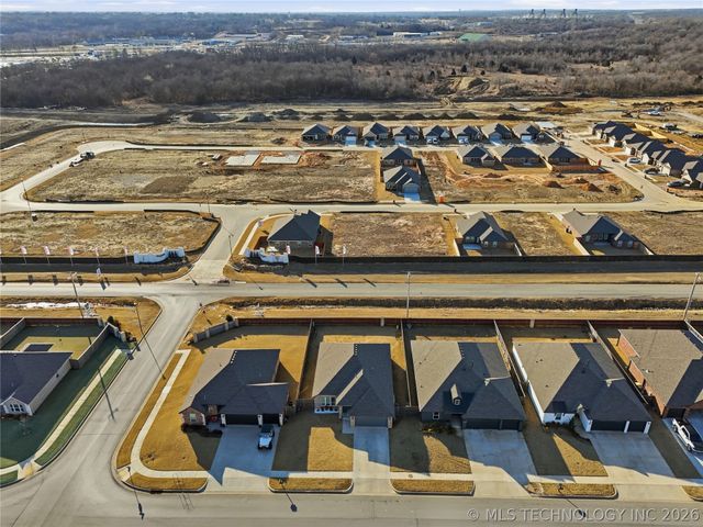 10914 S 274th East Avenue, Coweta, OK 74429