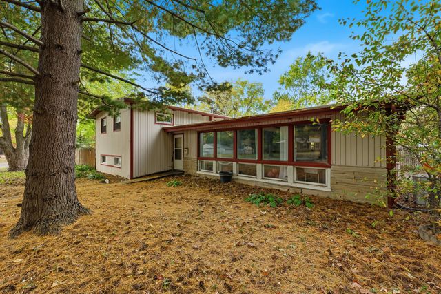 304 E Mumford Drive, Urbana, IL 61801