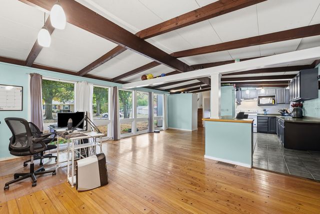 304 E Mumford Drive, Urbana, IL 61801