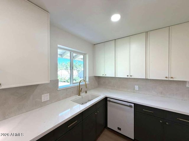 6134 N 9TH Street, Phoenix, AZ 85014