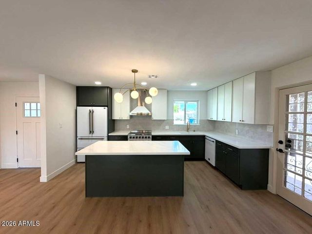 6134 N 9TH Street, Phoenix, AZ 85014