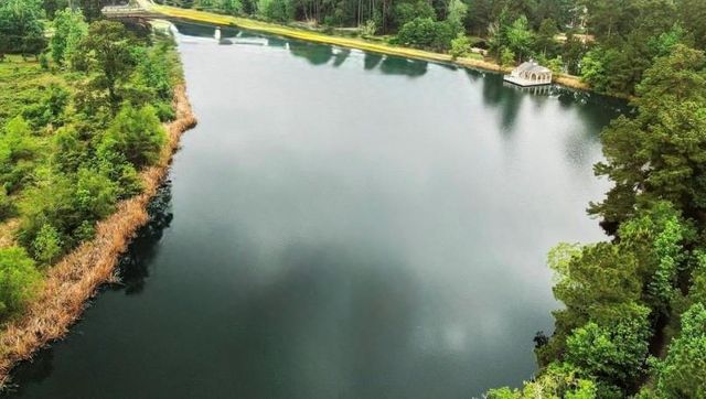 7389 Teaswood Drive, Conroe, TX 77304