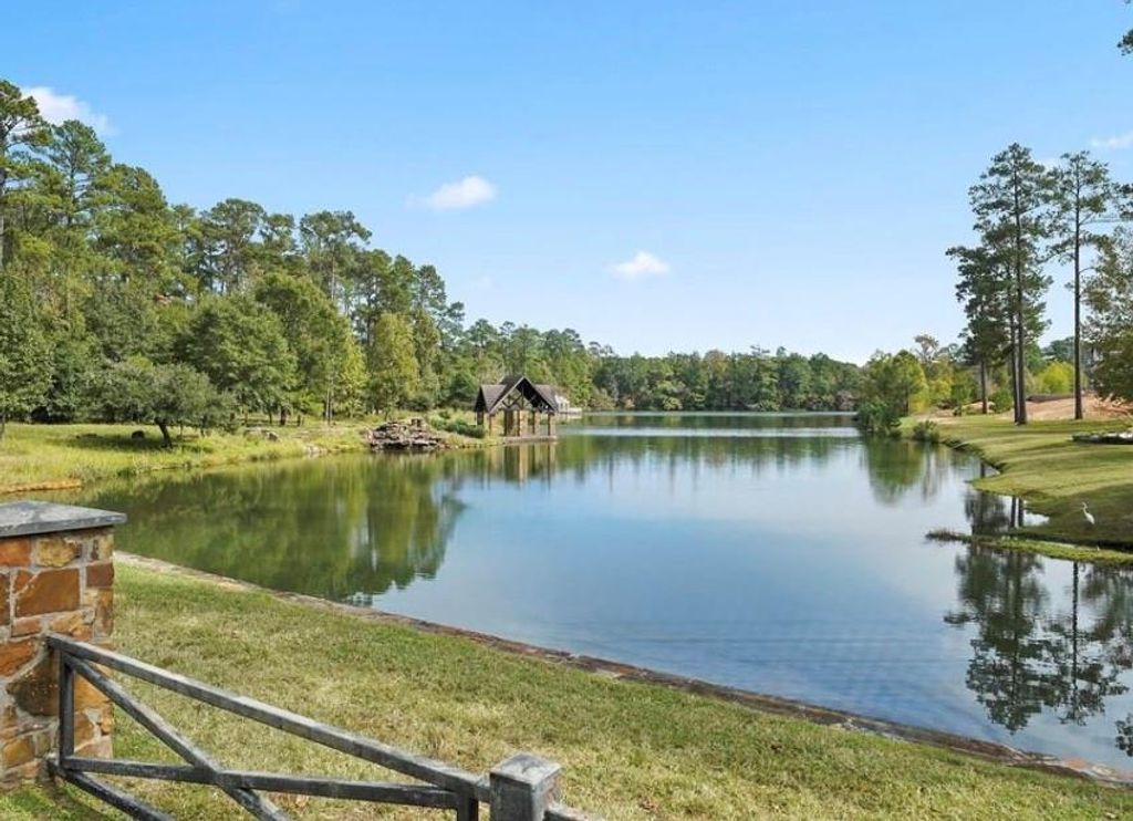 7389 Teaswood Drive, Conroe, TX 77304