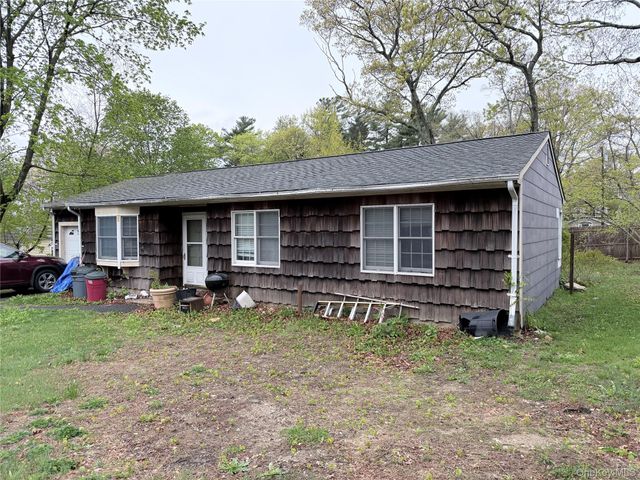 98 Broadway, Rocky Point, NY 11778