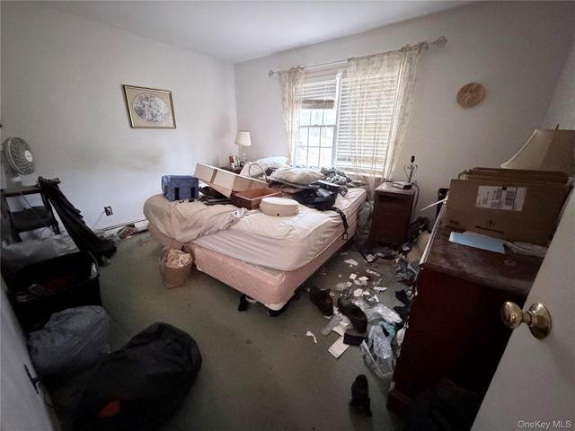 98 Broadway, Rocky Point, NY 11778