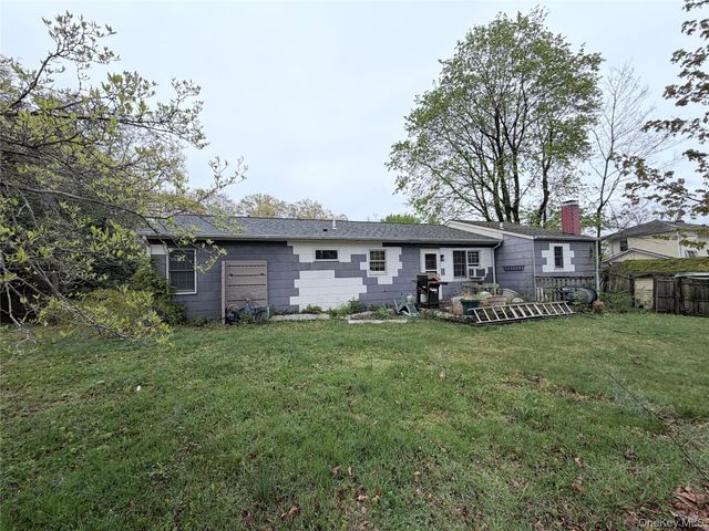 98 Broadway, Rocky Point, NY 11778