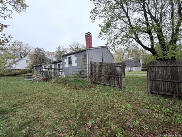 98 Broadway, Rocky Point, NY 11778