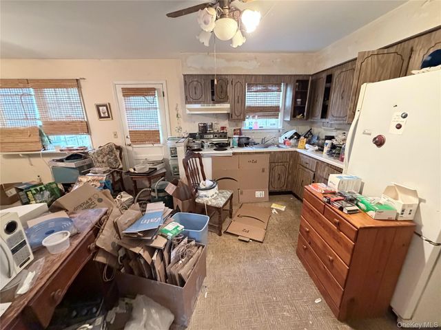 98 Broadway, Rocky Point, NY 11778