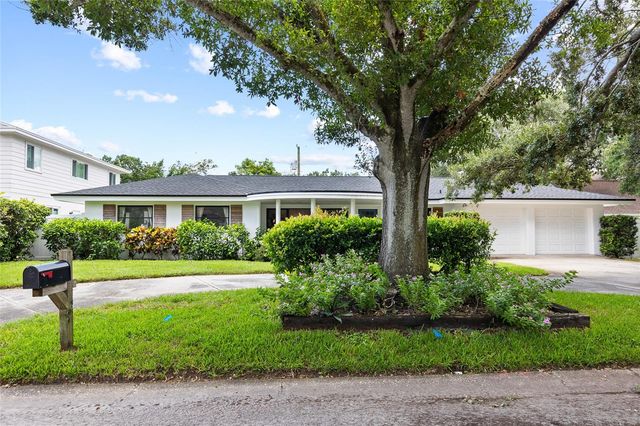 1821 OAK LAKE DRIVE, Clearwater, FL 33764