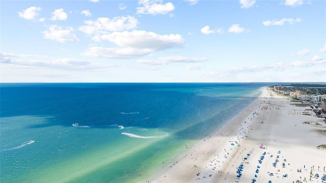 1821 OAK LAKE DRIVE, Clearwater, FL 33764