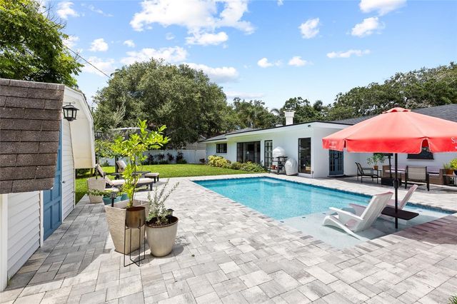 1821 OAK LAKE DRIVE, Clearwater, FL 33764