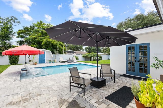 1821 OAK LAKE DRIVE, Clearwater, FL 33764