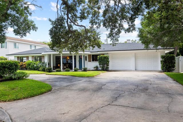 1821 OAK LAKE DRIVE, Clearwater, FL 33764