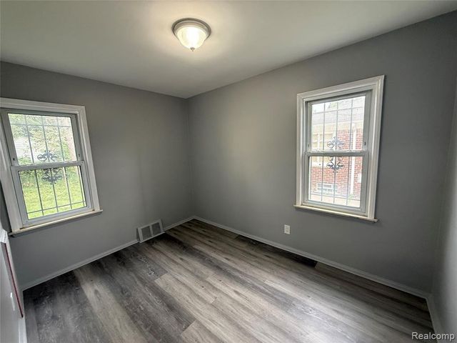 19358 Evergreen Road, Detroit, MI 48219