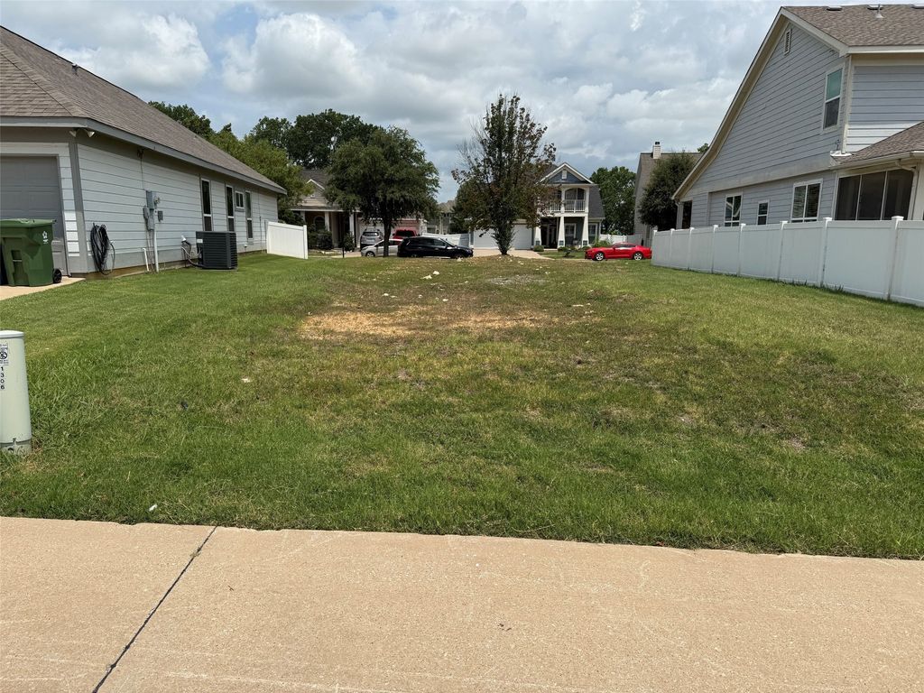 1306 Oakcrest Drive, Providence Village, TX 76227