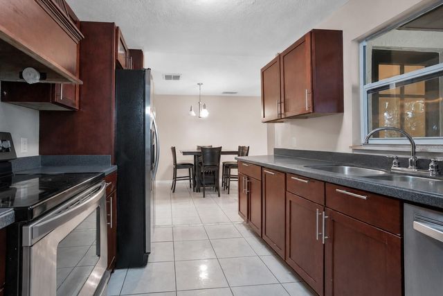 5533 PENTAIL CIRCLE, Tampa, FL 33625
