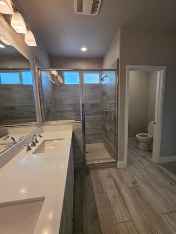 5873 Da Vinci Way, Sacramento, CA 95835