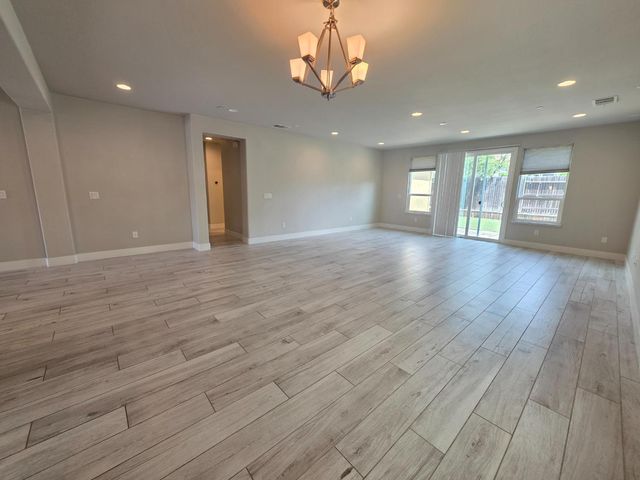 5873 Da Vinci Way, Sacramento, CA 95835