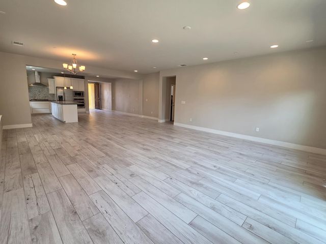 5873 Da Vinci Way, Sacramento, CA 95835